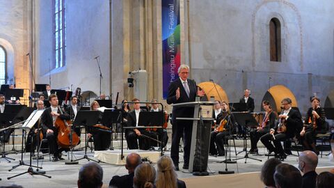 Ministerpräsident Bouffier bei der Eröffnung des Rheingau Musik Festivals