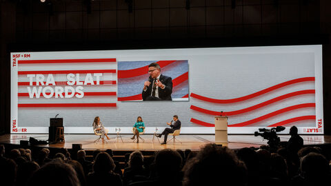 Boris Rhein im Gespräch auf der Eröffnungsfeier der Frankfurter Buchmesse 2022