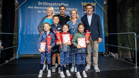 Ministerpräsident Rhein beim Drillingstreffen 2025