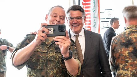 Selfie mit dem Ministerpräseidenten beim Veteranentag