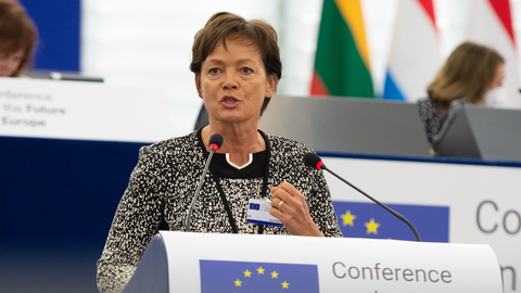 Hessens Europaministerin Lucia Puttrich während der ersten Sitzung der parlamentarischen Versammlung der Konferenz zur Zukunft Europas im Juni 2021