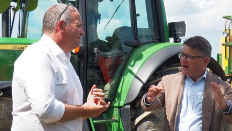 Matthias Mehl und Ministerpräsident Boris Rhein im Gespräch zur Landwirtschaft in Hessen Matthias Mehl und Ministerpräsident Boris Rhein im Gespräch zur Landwirtschaft in Hessen